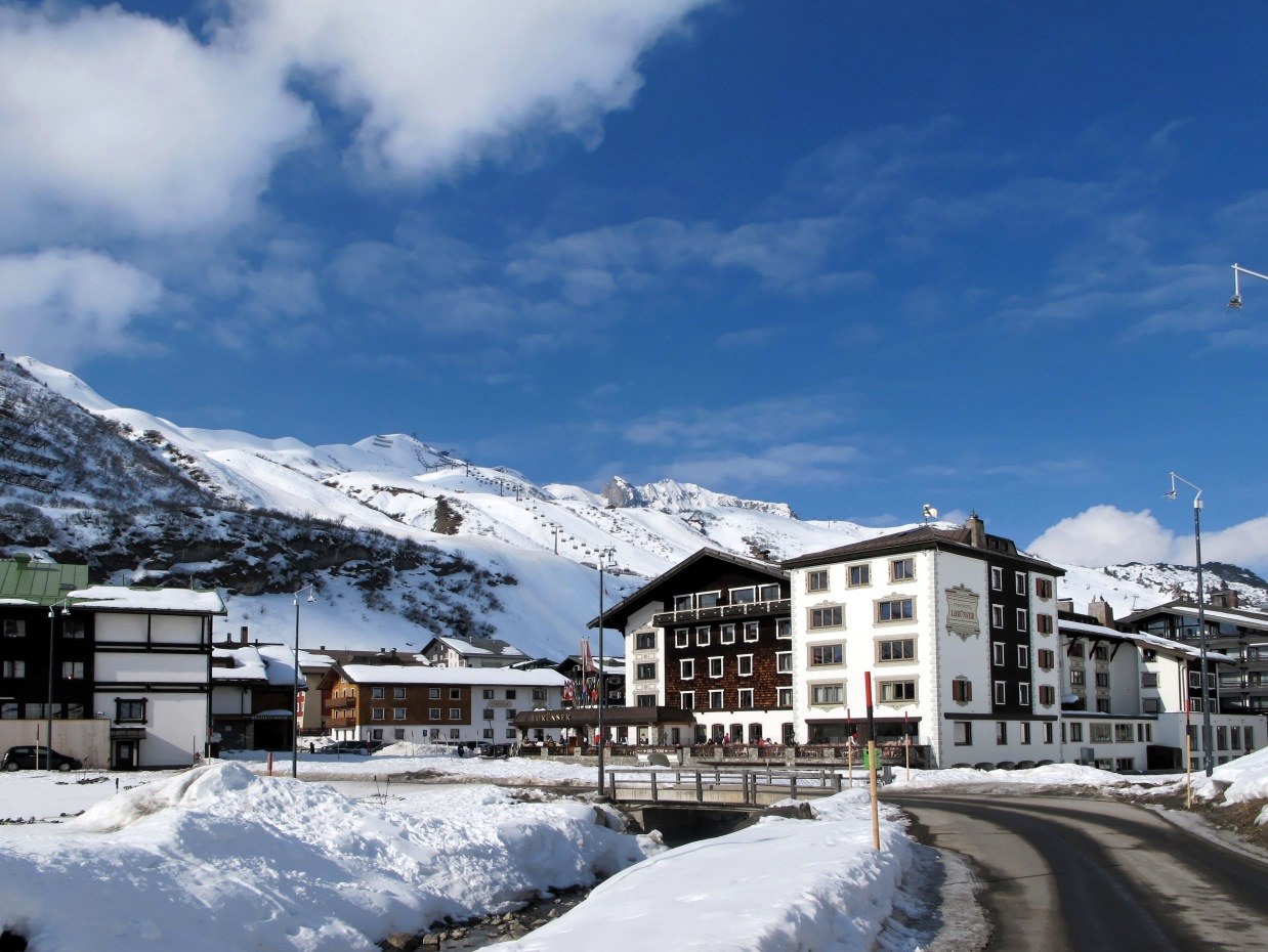 Zürs am Arlberg — Luxury Ski Transfer