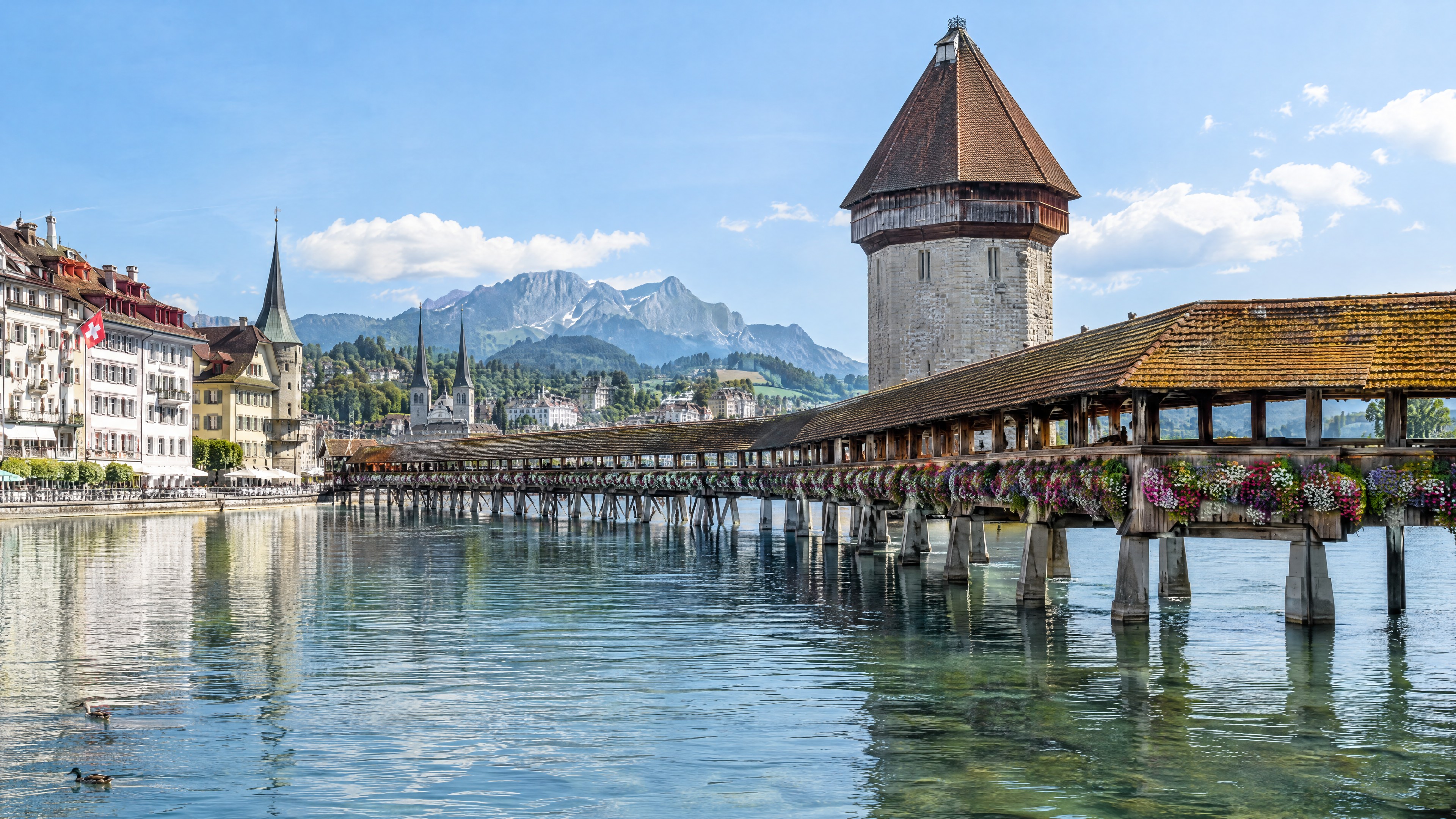 Luzerns Kapellbrücke und Wasserturm