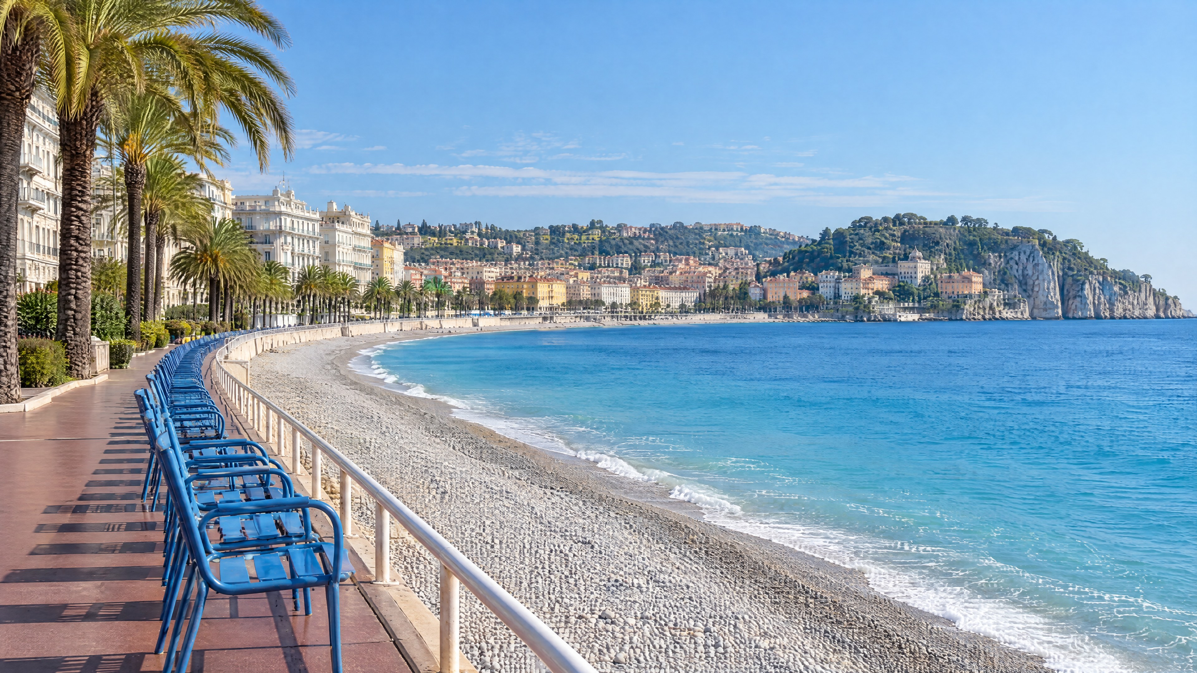 Luz de verano a lo largo de la Promenade des Anglais