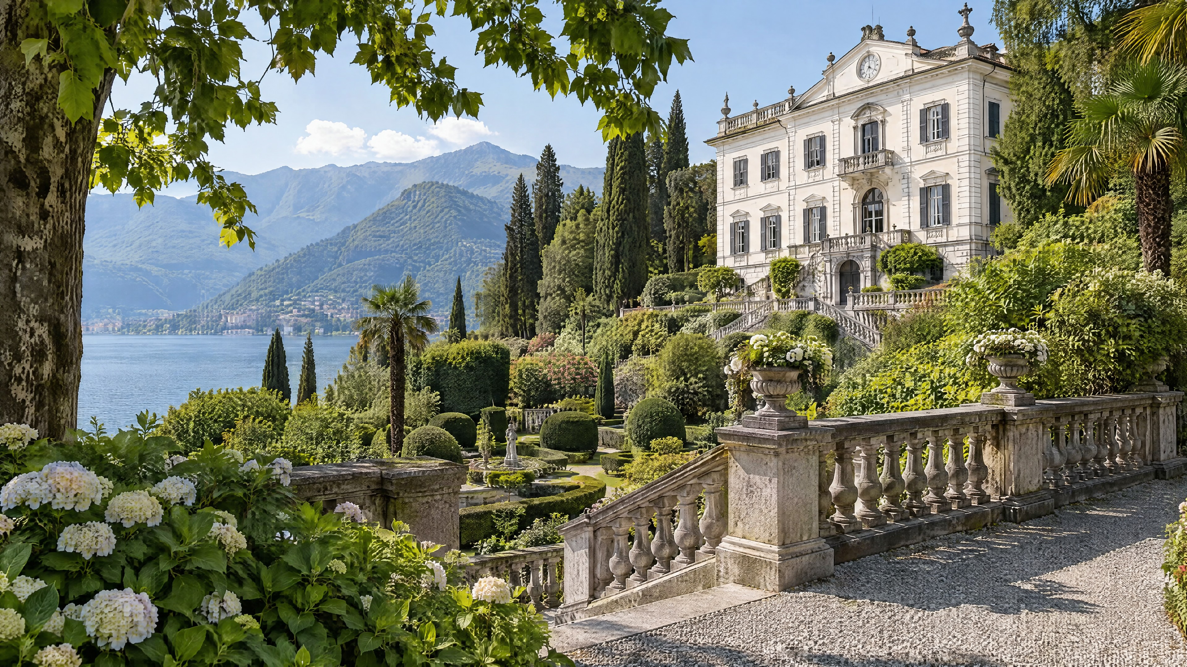 Elegancia veraniega en los jardines de Villa Carlotta