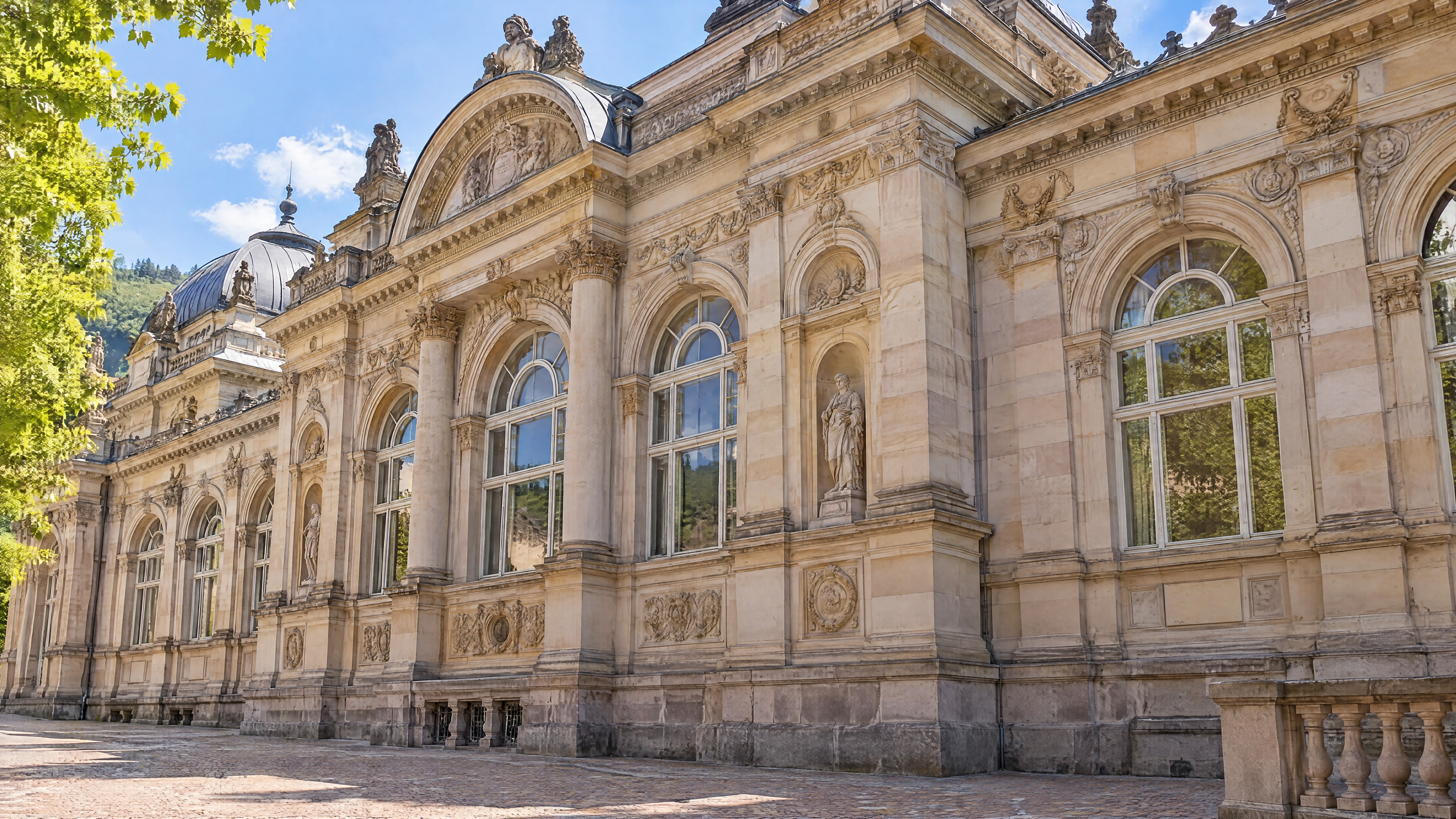 Arquitectura histórica de baños termales en Baden-Baden (ilustración)