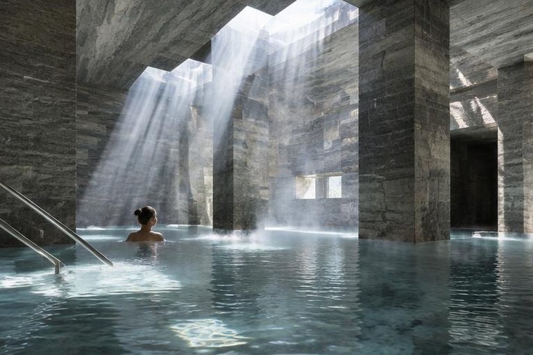 Quartzite thermal bath and light beams