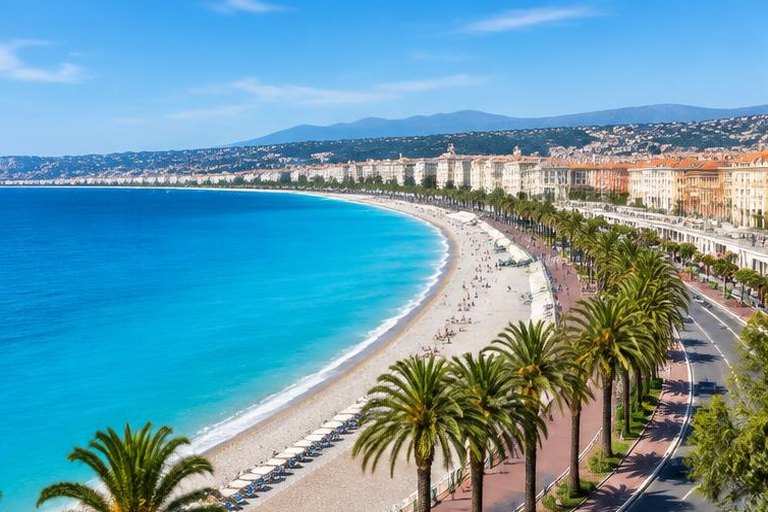 Promenade des Anglais and the Baie des Anges